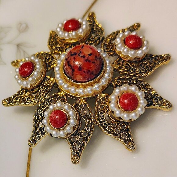 Vtg Faux Coral Pearls Starburst Brooch Gold Tone Atomic - Picture 2 of 5
